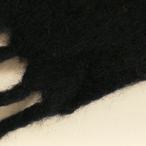 Cashmere Scarf 50"x 15" Dark Navy Blue Lands End Quality 100% Fringed Super Soft - Picture 6 of 6
